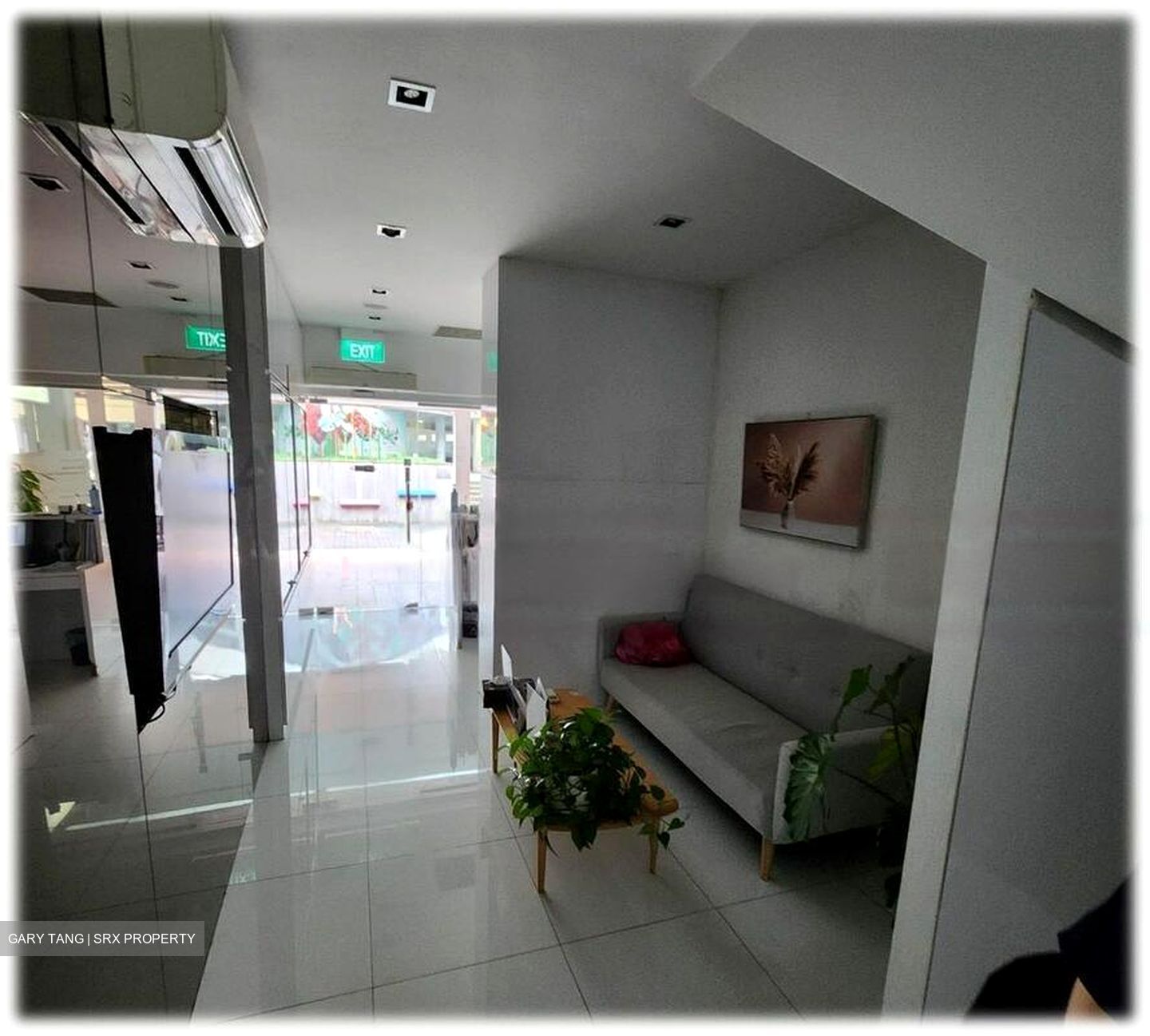 722 ANG MO KIO AVENUE 8 (D20), Shop House #569567161